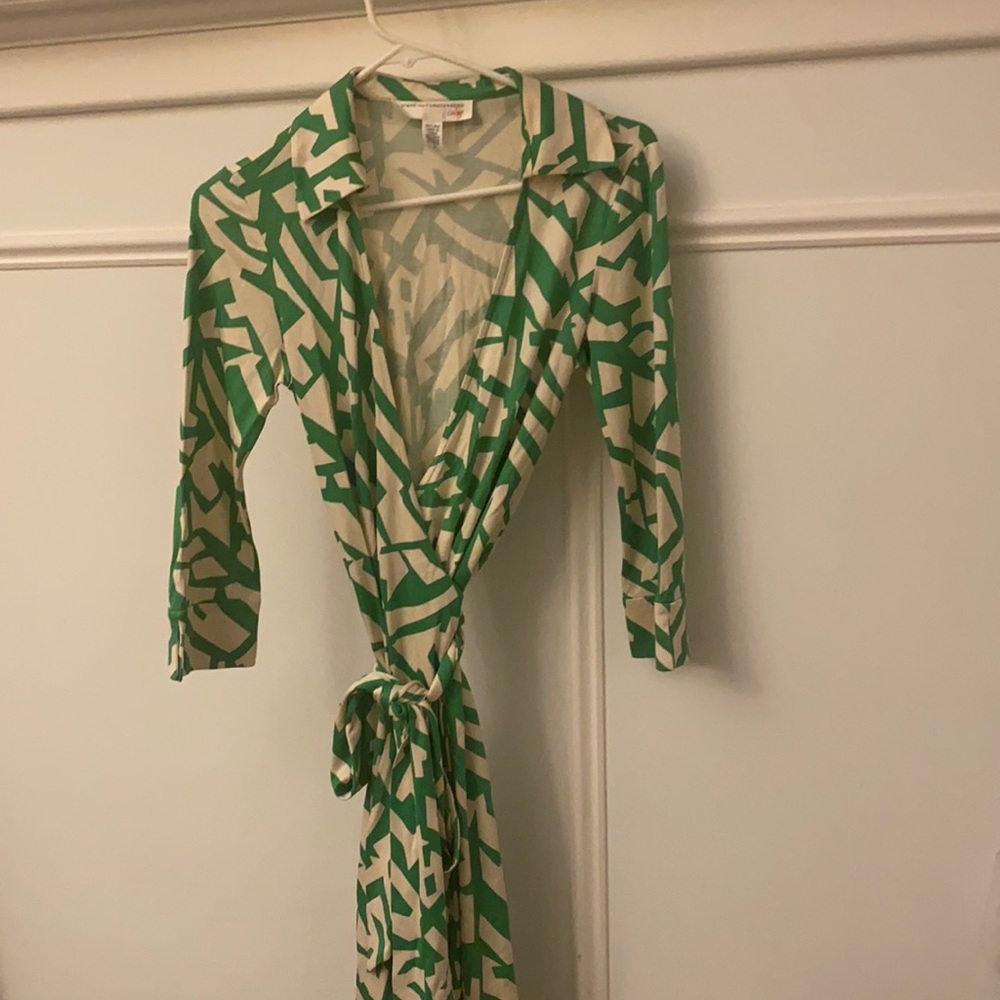 diane von furstenberg green and white wrap dress
